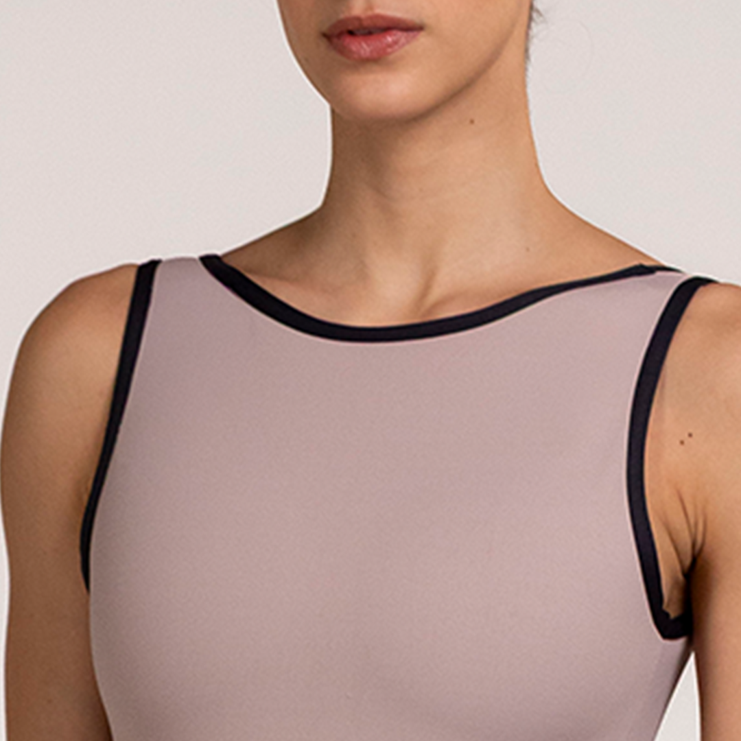 Neckline